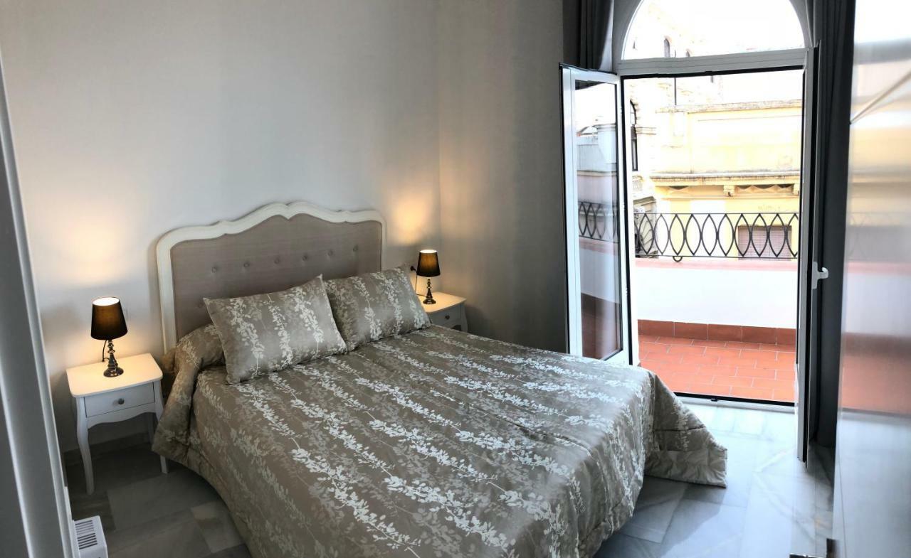 Apartamentos Alfonso XIII Cordoba Exterior photo